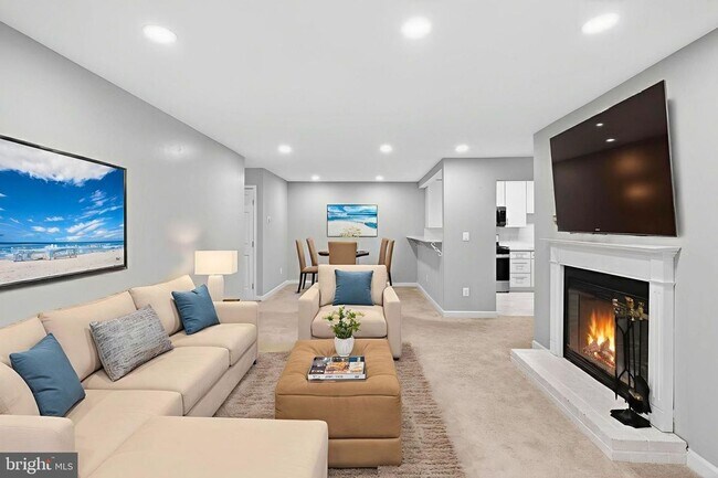 Building Photo - 10114 Oakton Terrace Rd