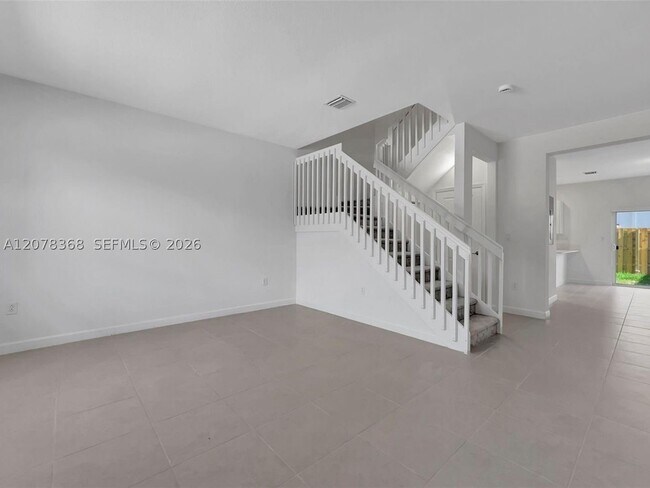 Building Photo - 2574 SE 29th St