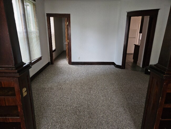 Foto del edificio - 1203 Emerald Ave