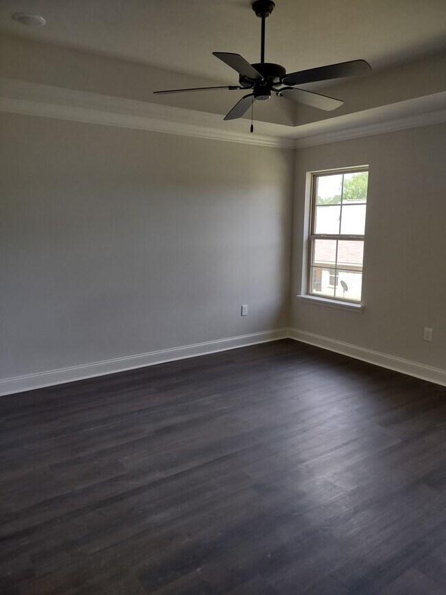 Foto del edificio - MOVE IN SPECIAL!**** 1/2 OF 1ST MONTH RENT...