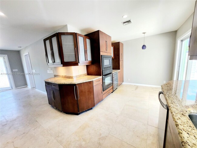Foto del edificio - 5364 NW 1st Ave