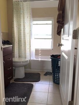 Foto del edificio - 4 br, 2 bath  - 74 Moraine St # 2JAT