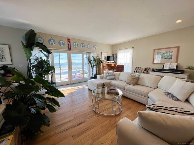 Foto del edificio - 712 E Broadway