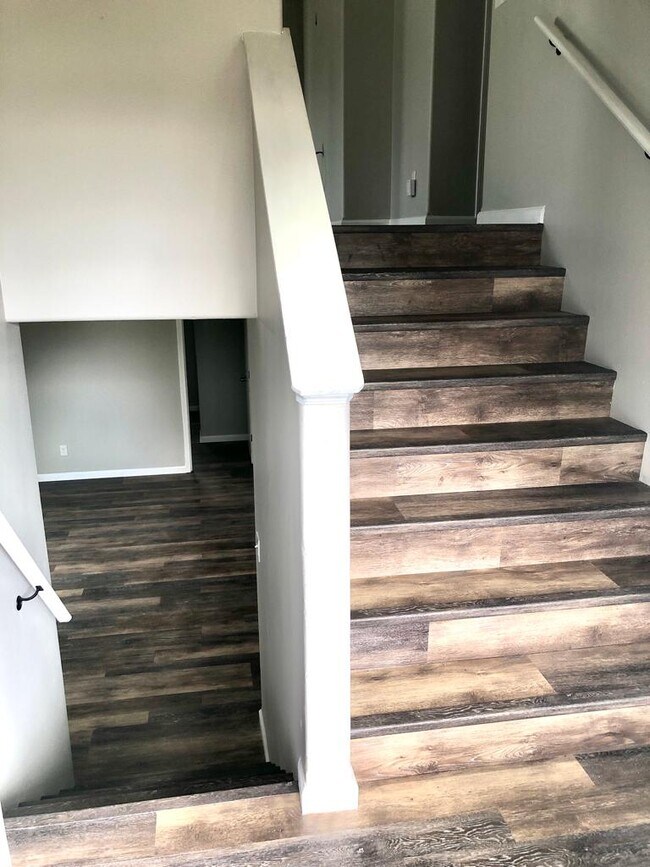 Building Photo - 152 131st St E