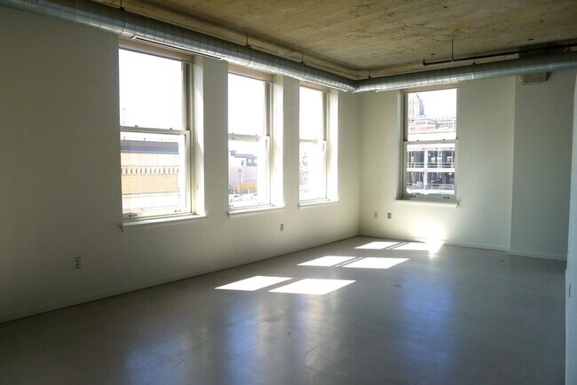 Foto del edificio - 41 Burroughs St