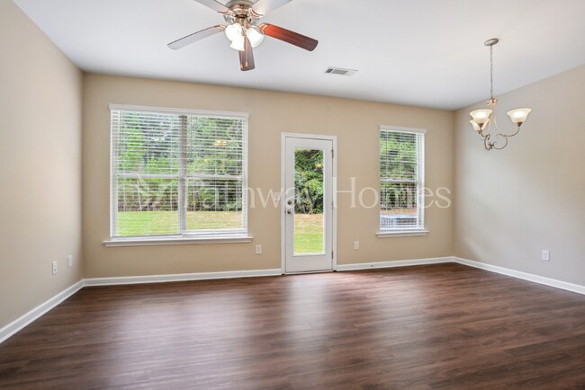 Building Photo - 3039 Bonnes Dr