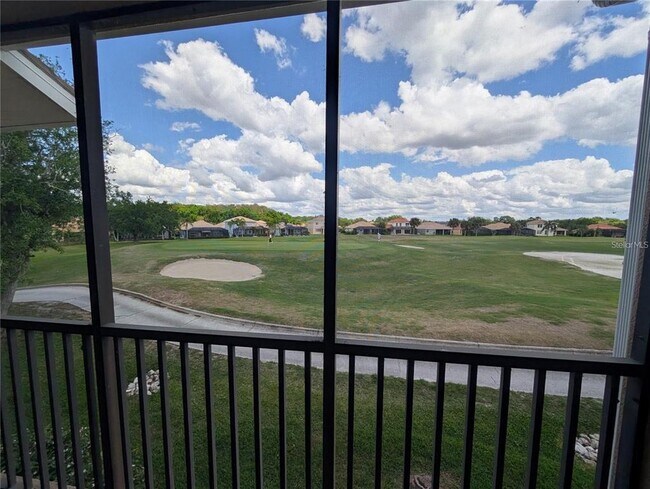 Foto del edificio - 803 Fairwaycove Ln