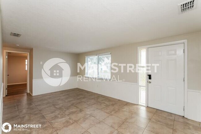 Building Photo - 2313 Tahitian Dr