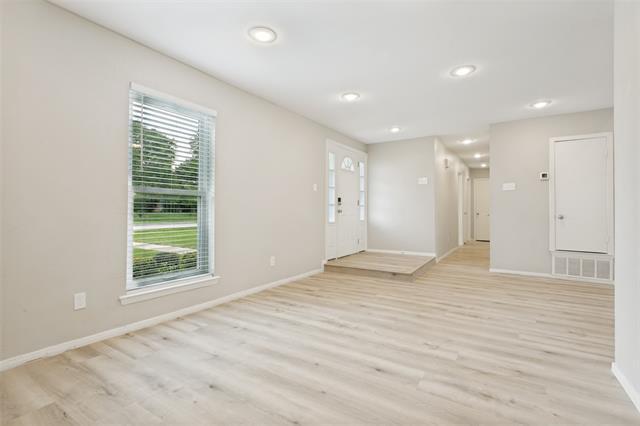 Foto del edificio - 2117 Oak Brook Dr
