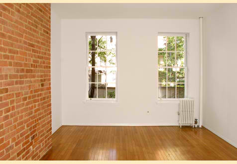 Building Photo - 355 E 81st St