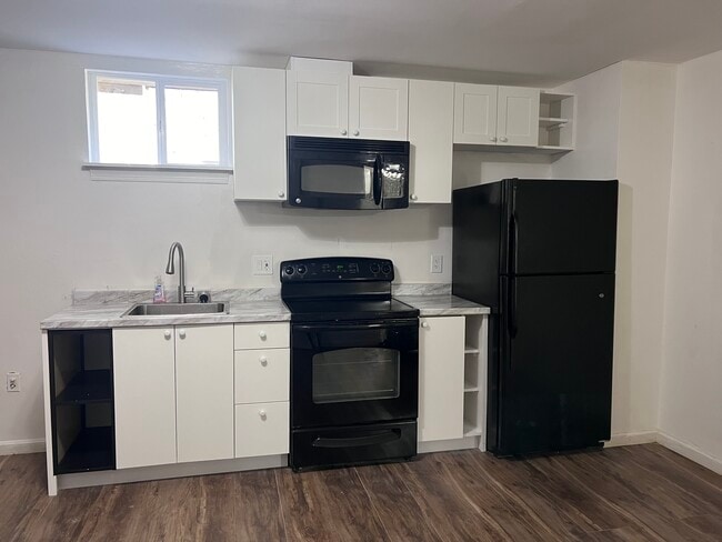 Kitchen - 5607 Bideford Ct