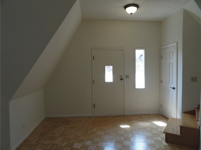 Foto del edificio - Spacious 2 story home located in West Golden Hills