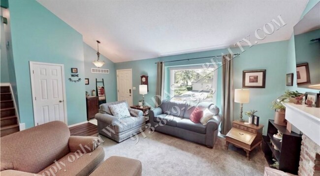 Building Photo - Beautiful Updated 3 Bed 3 Bath Home in Ove...