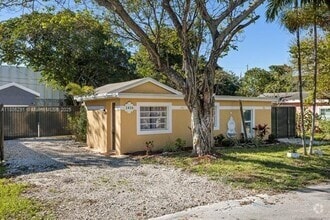 Building Photo - 1416 SW 33rd Ct