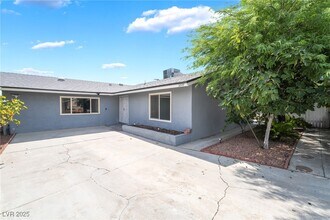 Building Photo - 3209 Kings Way