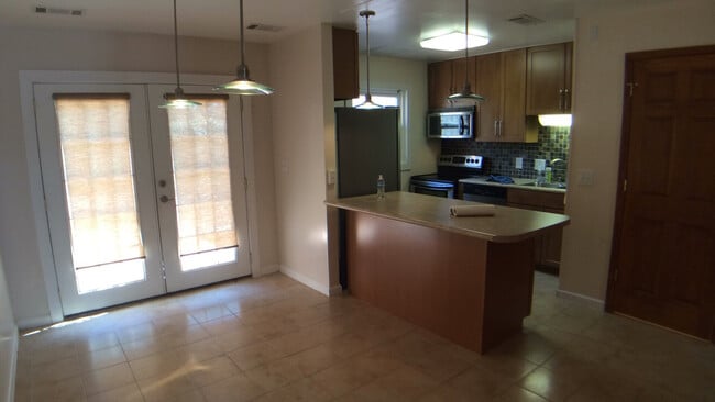 Foto del edificio - Blacksburg 2 Bedroom Townhouse- Available ...