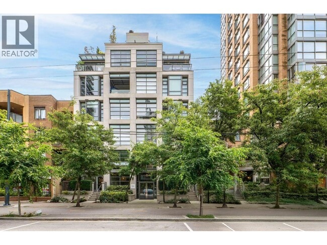Building Photo - 1168-1168 Richards St