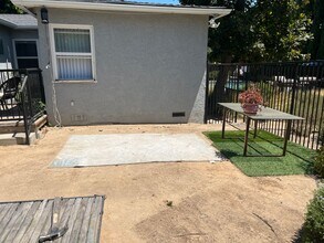 Building Photo - 5051 Whitsett Ave