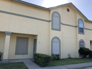 Building Photo - 1000 Ranchway Dr