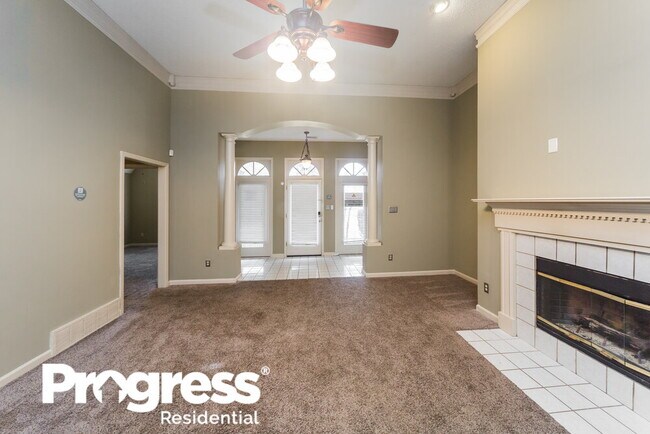 Foto del edificio - 6441 Daybreak Dr