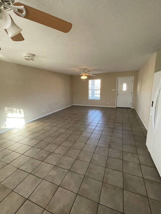 Foto del edificio - 622 S Creek St