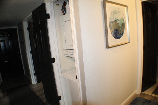 Foto del edificio - 7395 E Eastman Ave