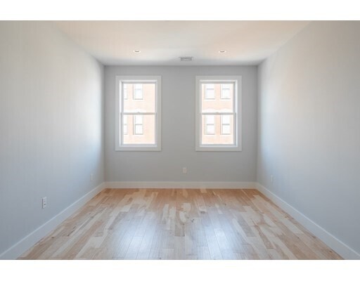 Foto del edificio - 1012-1016 Bennington St