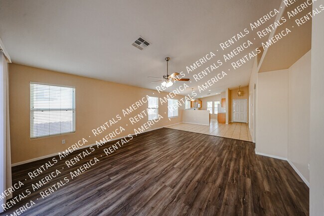 Foto del edificio - 138 N 153rd Ave