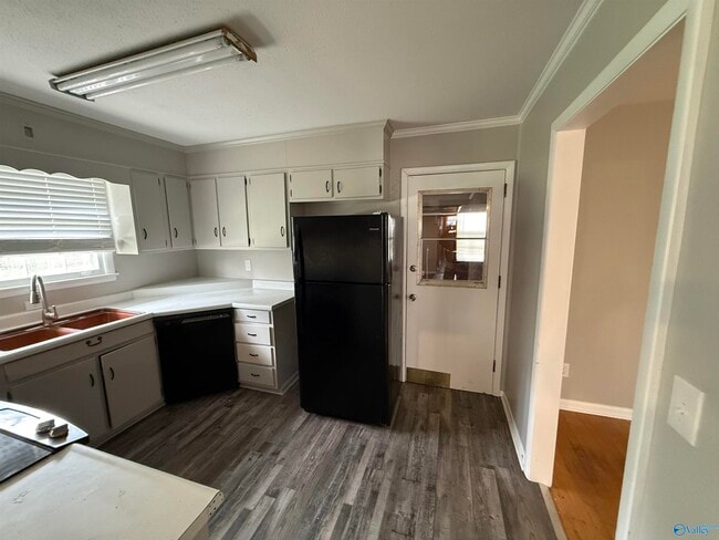Building Photo - 3205 Lewisburg Dr NW