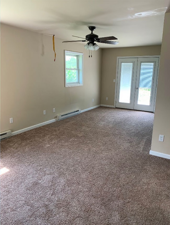 Foto del edificio - Spacious 3-Bedroom with Partially Finished Basement