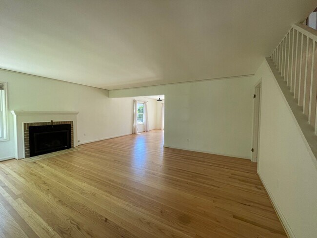 Building Photo - Fully Renovated ~ 4Bd/ 2Ba Home in Concord...