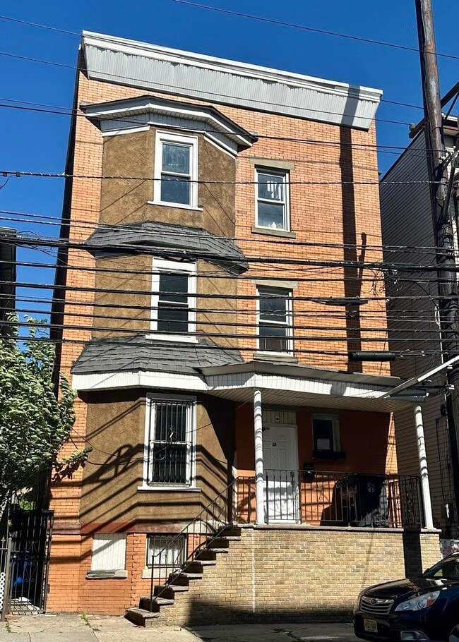Building Photo - 35 Norfolk St