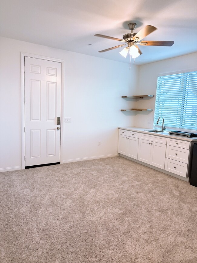 Building Photo - 4061 Hudson Ln