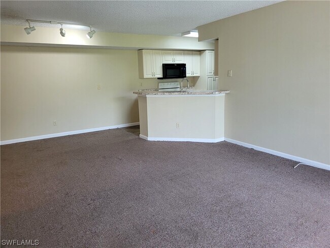 Building Photo - 13615 Eagle Ridge Dr