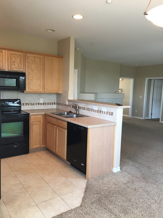 Foto del edificio - Beautiful + Bright Broadlands Condo for Lease!
