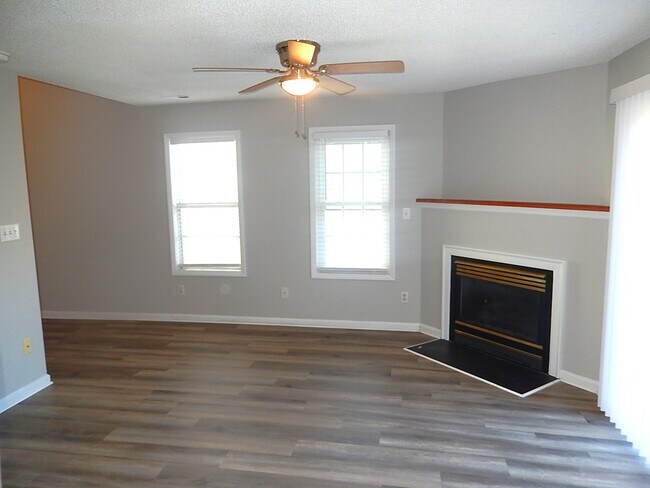 Foto del edificio - 1454 Cimarron Pkwy