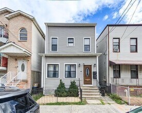 Building Photo - 306 Old Bergen Rd
