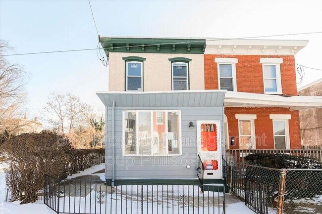 Building Photo - 130 E Pastorius St