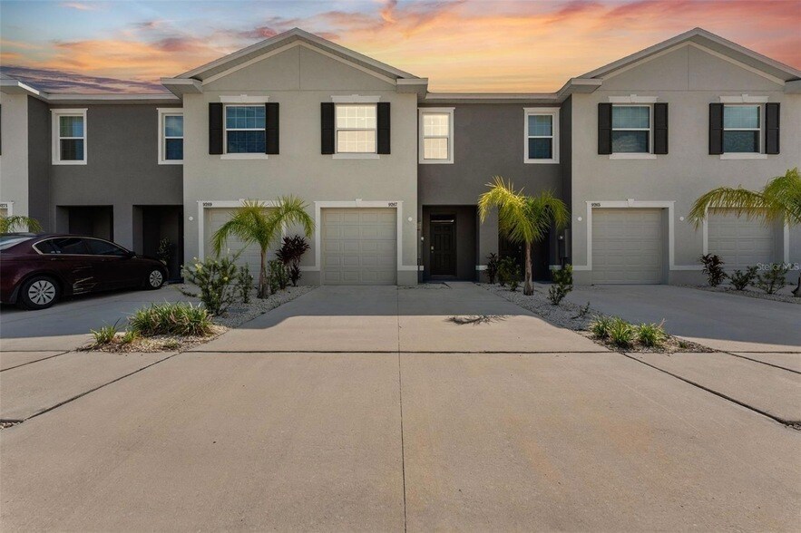 Foto principal - 9267 Rock Harbour Wy