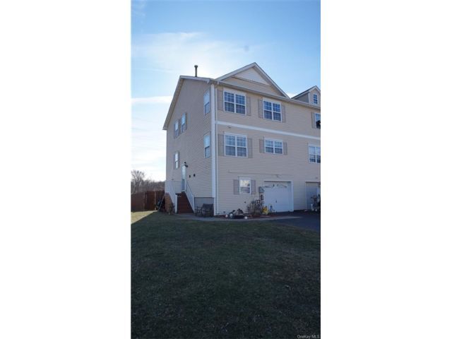 Foto principal - 61 Peach Pl