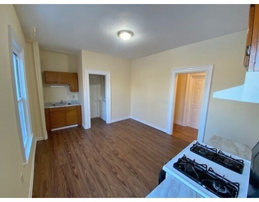 Foto del edificio - 493 Warren St