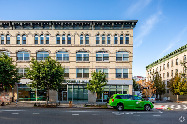 Building Photo - The Knick Bushwick