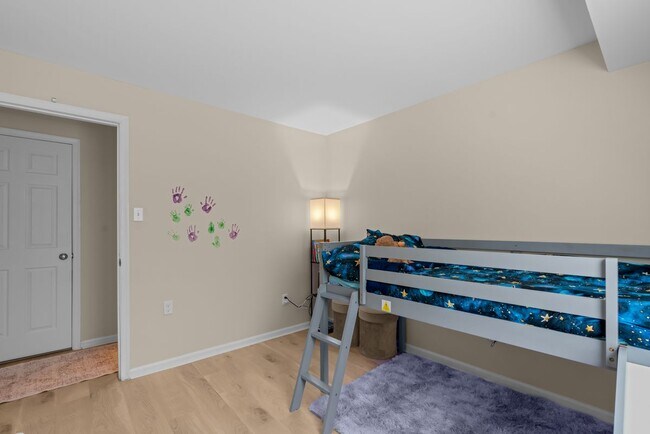 Building Photo - 730 Southern Hills Dr