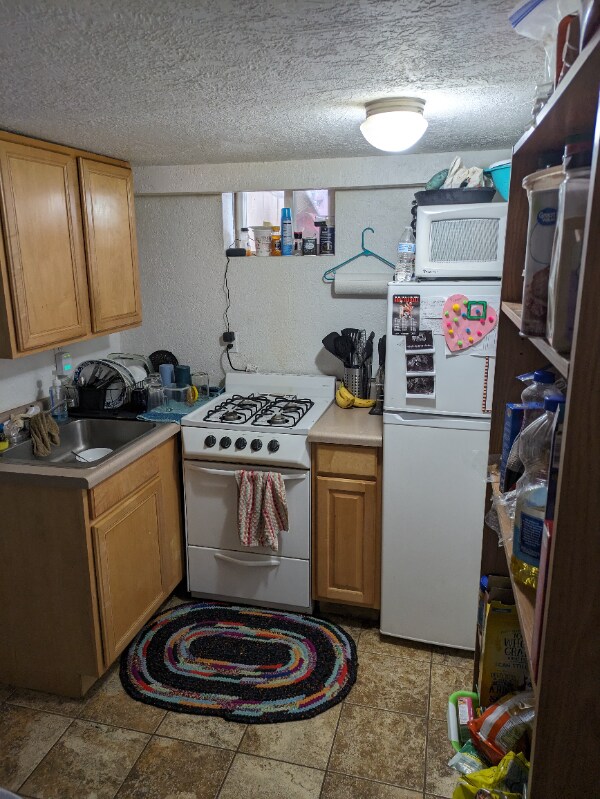 Building Photo - 456 S 300 W