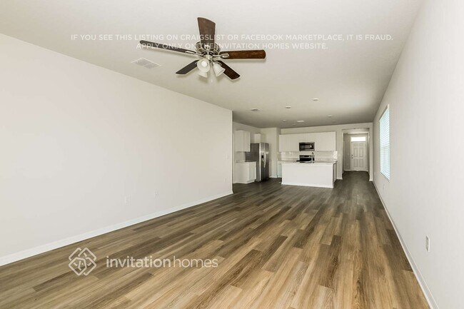 Foto del edificio - 8029 Majestic Palms Ct