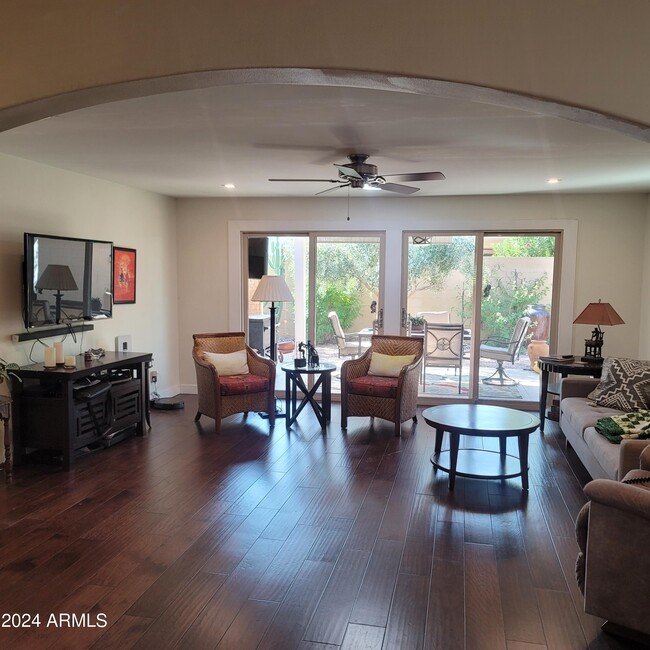 Foto del edificio - 4764 N 75th Pl