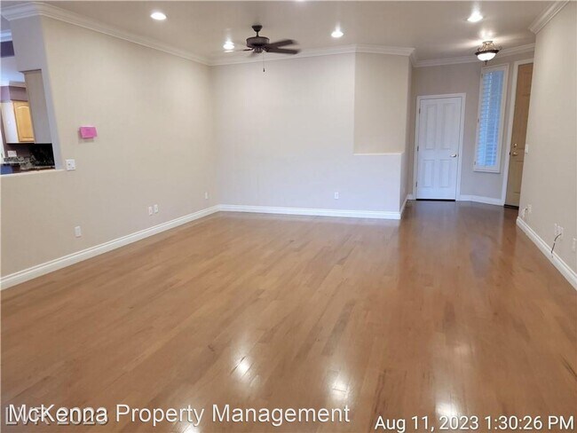 Foto del edificio - 4 br, 3.5 bath House - 8031 Lottie Ave