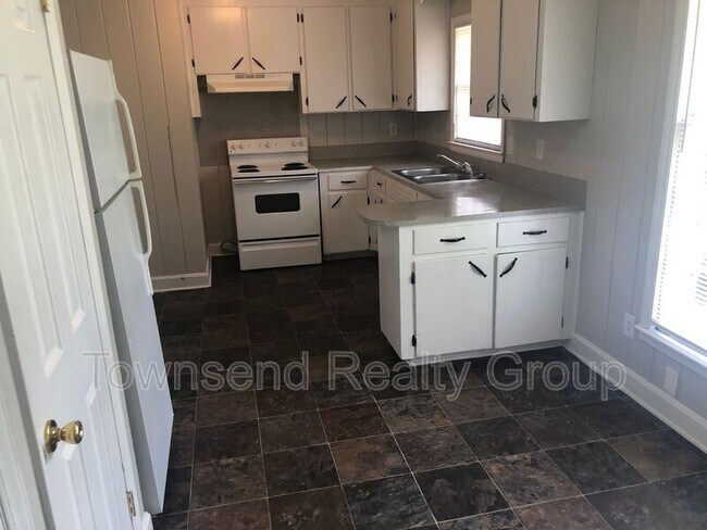 Building Photo - 3024 Amity Garden Ct