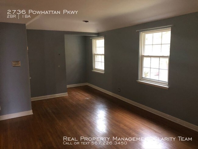 Building Photo - 2 Bed/1 Bath Ottawa Area Upper Duplex Unit