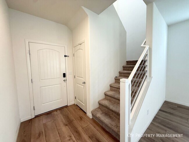 Foto del edificio - 5414 Enchanted Rose St